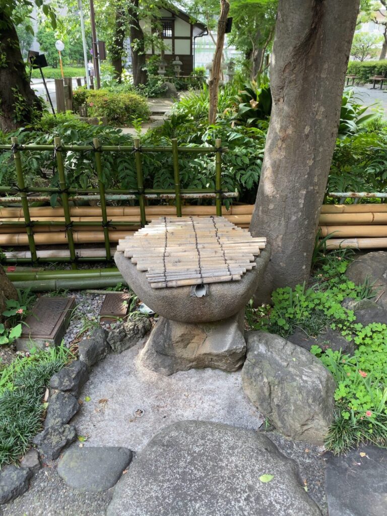 竹森神社の手水鉢