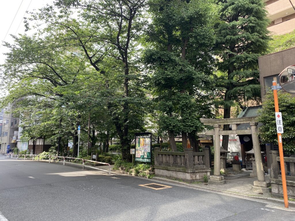 緑豊かな竹森神社