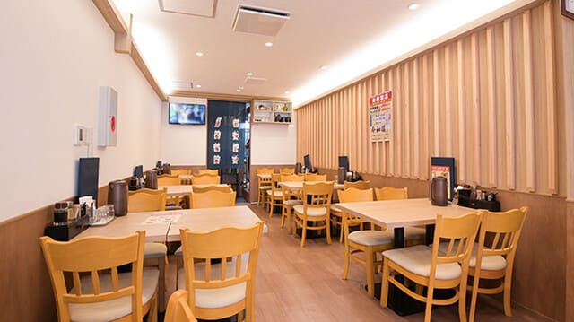 日本橋「令和楼」の店内