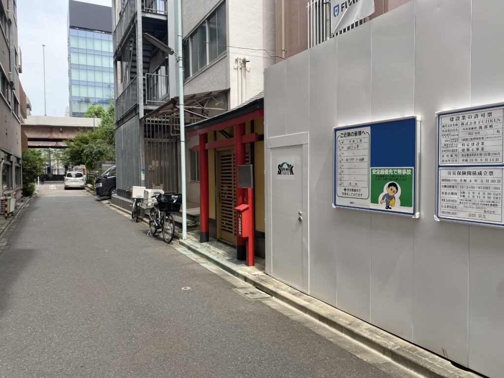 ひっそりと佇む福田稲荷神社