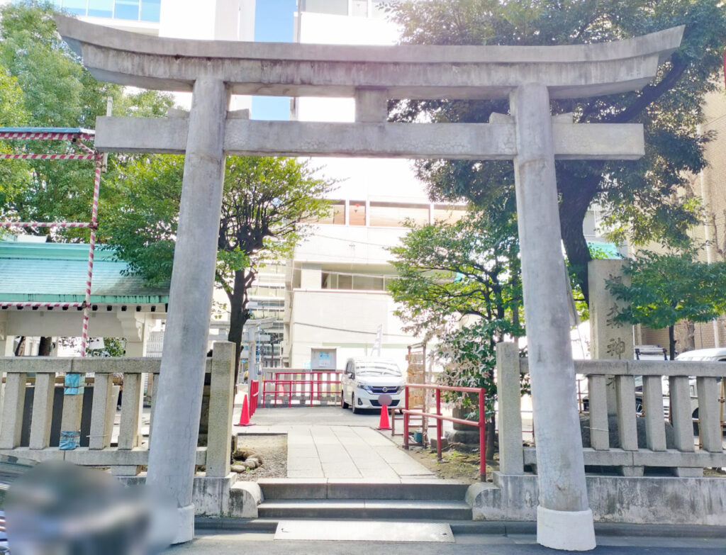 日本橋椙森神社の鳥居①